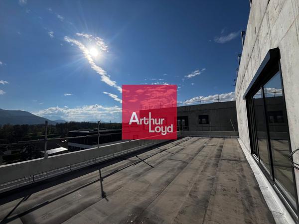 Bureaux à louer neufs à Meylan divisibles avec grande terrasse