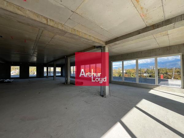 Bureaux à louer neufs à Meylan divisibles avec grande terrasse