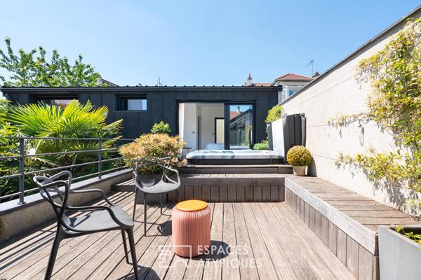 Loft en duplex avec patio et terrasse