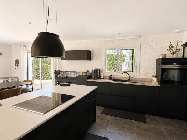Maison Salles centre : 7 pièces 162 m2 garage et piscine et grand terrain