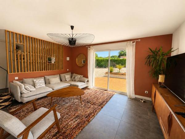 Maison Salles centre : 7 pièces 162 m2 garage et piscine et grand terrain
