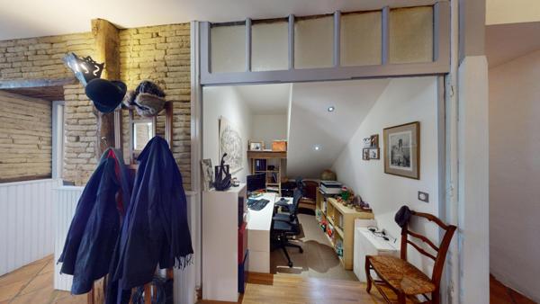 Cadours centre à pied, charme ancien et terrasse.