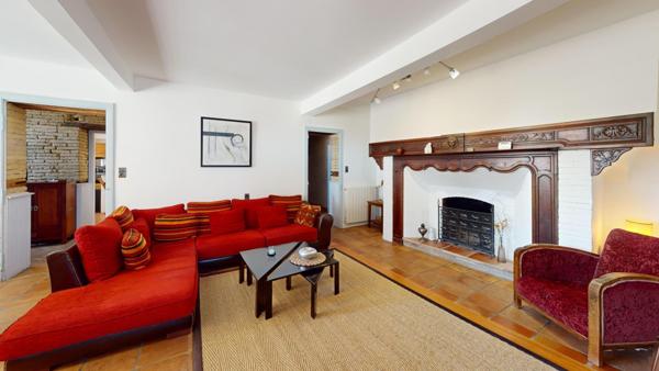 Cadours centre à pied, charme ancien et terrasse.