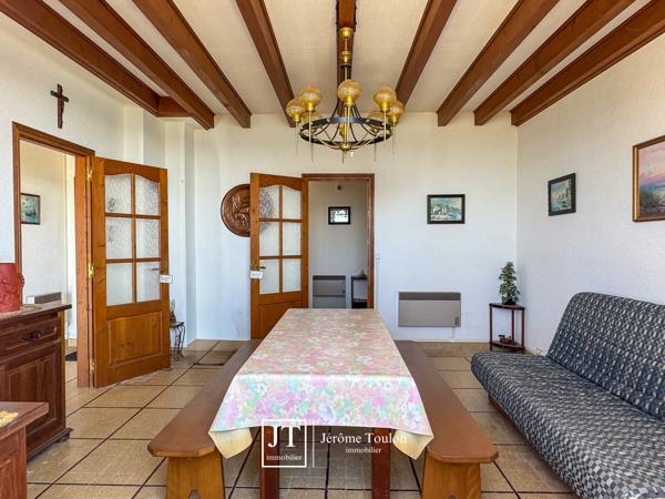 Maison
                                                                                                                                                                                                                                                                                                                        5 pièce(s)                                                                                                                                                                                                          3 chambre(s)                                                                                                                                                                                                          126  m²