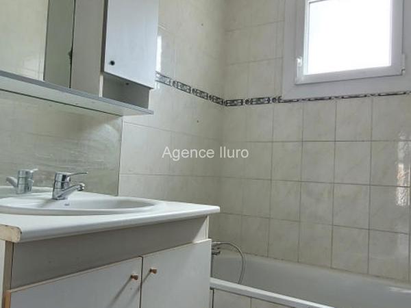 Location non meublée - Appartement - Oloron-sainte-marie - Réf.:205423 T4 RENOVE EN CENTRE VILLE - PARKING - CAVE