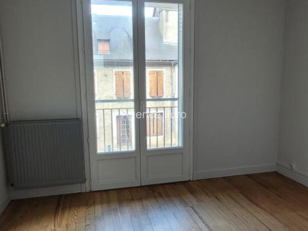 Location non meublée - Appartement - Oloron-sainte-marie - Réf.:205423 T4 RENOVE EN CENTRE VILLE - PARKING - CAVE