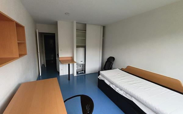 Appartement à louer    1 pièce •  Paris 20