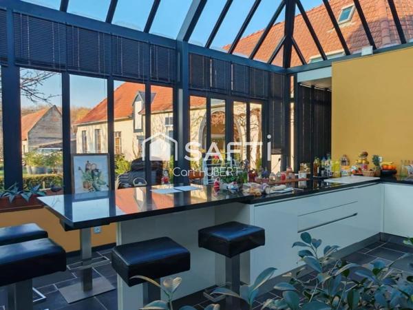 Propriété d’exception – 305 m² habitables – 2 logements – 11 garages – Terrain constructible – Abbeville