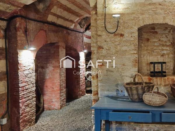 Propriété d’exception – 305 m² habitables – 2 logements – 11 garages – Terrain constructible – Abbeville