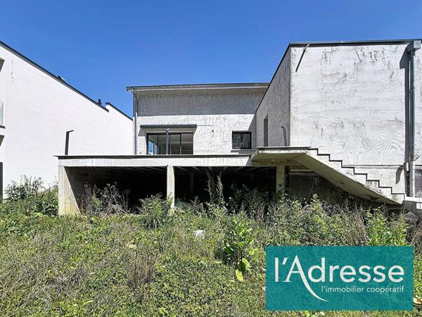 Maison contemporaine 2021 de 156 m² à Woippy
