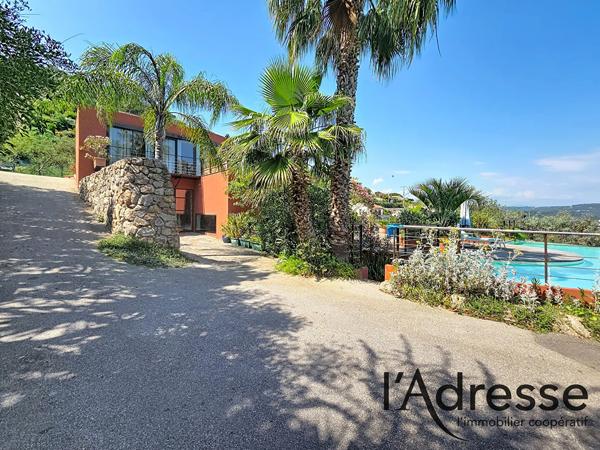 LUXUEUSE VILLA D'ARCHITECTE 300M² VUE MER FEERIQUE