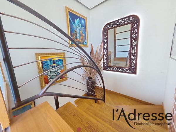 LUXUEUSE VILLA D'ARCHITECTE 300M² VUE MER FEERIQUE