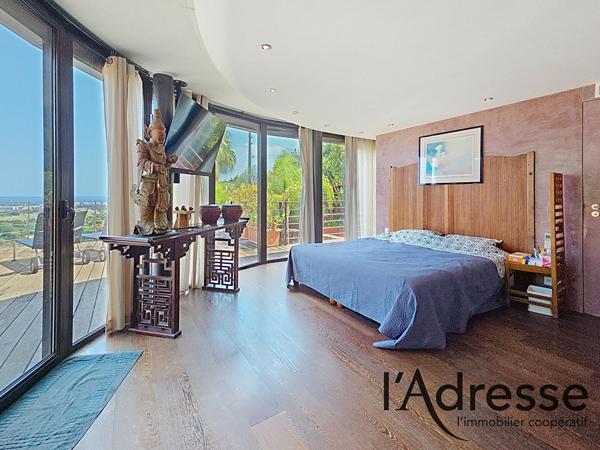 LUXUEUSE VILLA D'ARCHITECTE 300M² VUE MER FEERIQUE