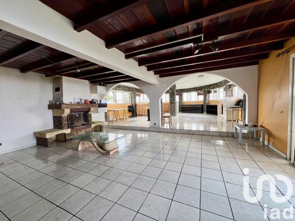Gîte 6 pièces de 335 m² à Le Tampon (97418)