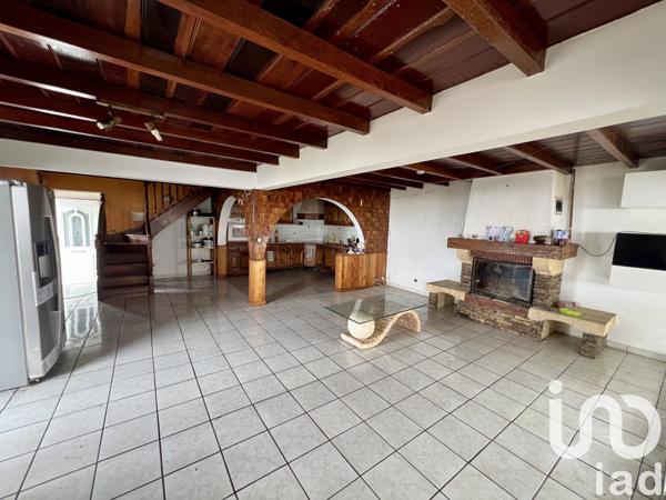 Gîte 6 pièces de 335 m² à Le Tampon (97418)