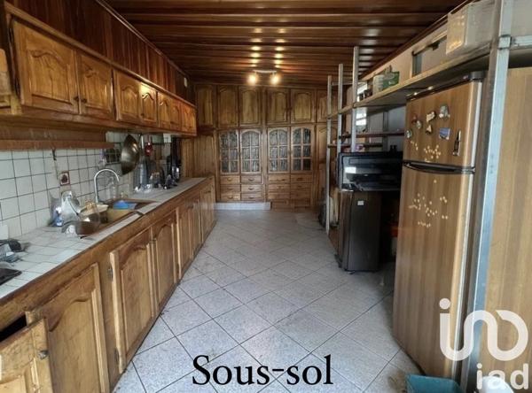 Gîte 6 pièces de 335 m² à Le Tampon (97418)