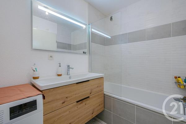 Appartement F4 à vendre  4 pièces - 84,24 m2 RUMILLY - 74