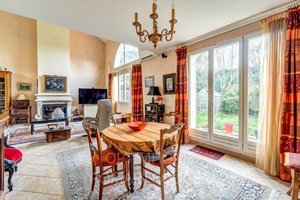 CROISSY - Maison 8 pièces - 20mn RER