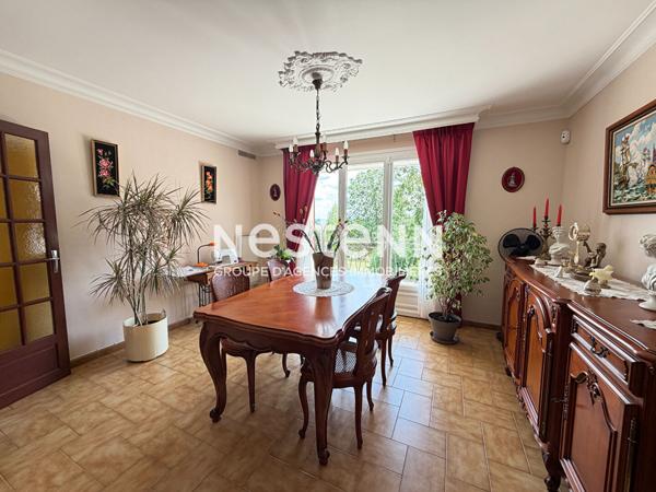Joli pavillon de plain-pied 78.30 m² avec 2 chambres, sous-sol et jardin à vendre à Montval-sur-Loir (72500)