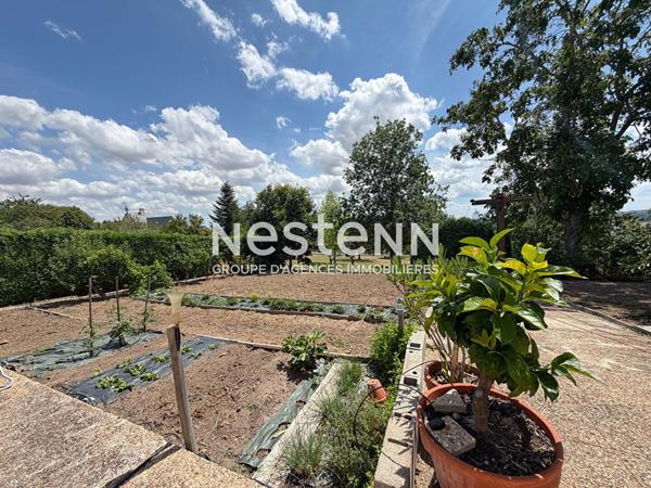 Joli pavillon de plain-pied 78.30 m² avec 2 chambres, sous-sol et jardin à vendre à Montval-sur-Loir (72500)