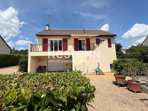 Joli pavillon de plain-pied 78.30 m² avec 2 chambres, sous-sol et jardin à vendre à Montval-sur-Loir (72500)
