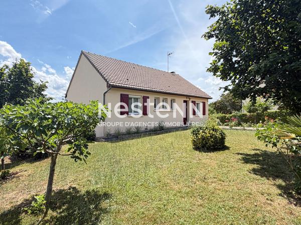 Joli pavillon de plain-pied 78.30 m² avec 2 chambres, sous-sol et jardin à vendre à Montval-sur-Loir (72500)
