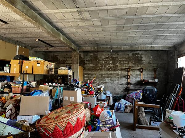 Atelier sur terrain constructible en zone urbaine, avec creation d'appartements.