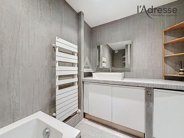 NANTERRE/ Sadi Carnot - Appartement 2/3 pièces 51m² - Loggia 3m² - 1 Cave -1 Parking