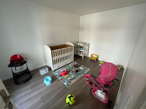 Appartement 2 pièces à vendre à Neuilly-sur-Marne - Bon état, 39.88 m², 2ème étage