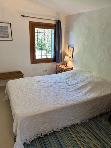 Maison en pierre rénovée sur terrain de 1099 m²