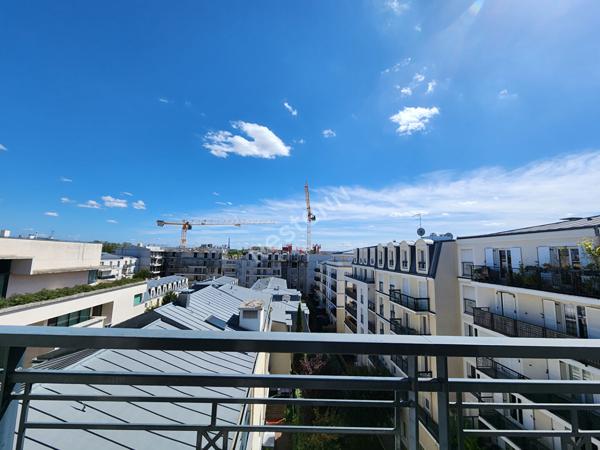 Appartement Puteaux 3 pièces de 62,41 m² avec balcon et parking