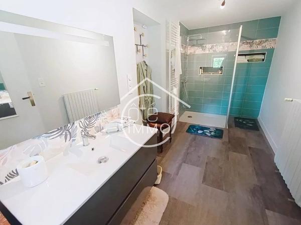 PRIGONRIEUX : Charmante propriété de 348m²  avec piscine