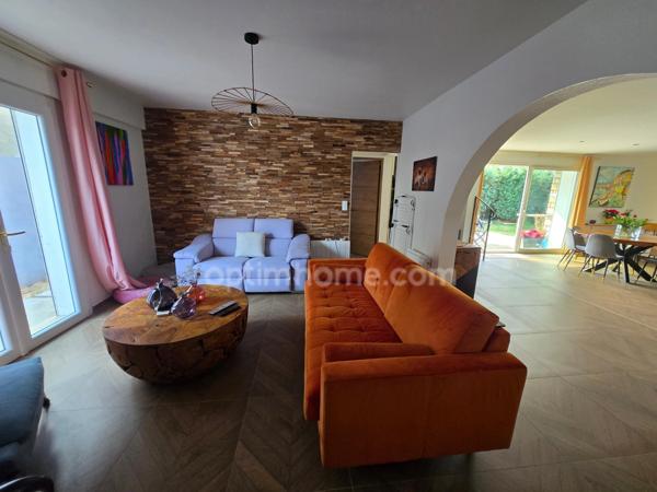 Appartement en rez-de-jardin entièrement rénové(13110)