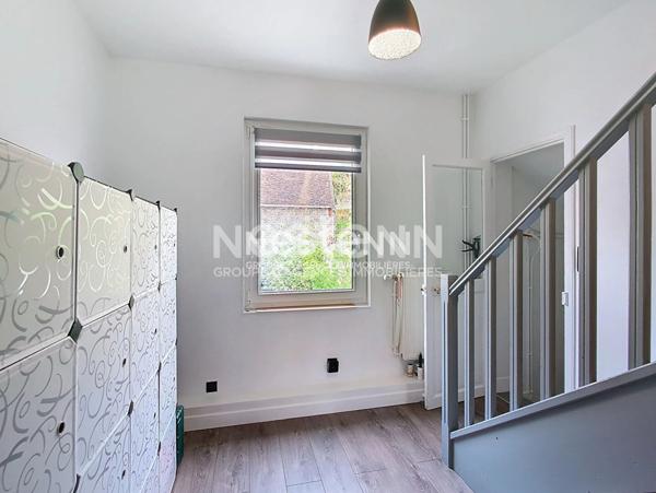 HYPERCENTRE DREUX : grande maison de centre-ville sur 3 niveaux avec toutes commodités à pieds et vue sur le domaine royale, 5 chambres