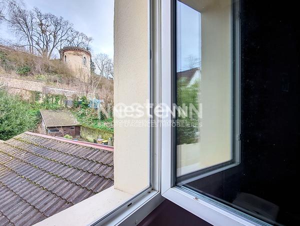 HYPERCENTRE DREUX : grande maison de centre-ville sur 3 niveaux avec toutes commodités à pieds et vue sur le domaine royale, 5 chambres