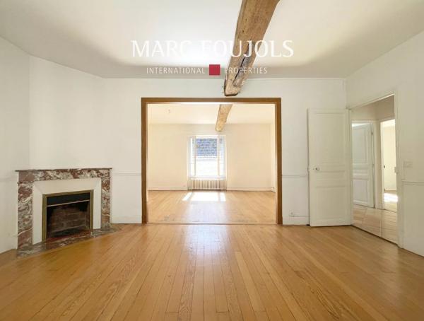Appartement en centre-ville avec garage 8 véhicules
