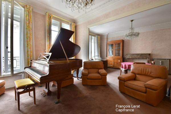 A vendre Appartement 5 pièces - LA MADELAINE - Quartier Botanique/Grand Boulevard - 140 m² - 3 chambres + 1 chambre de service - Ascenseur - Charme de l’ancien – 580 000 € honoraires d’agence inclus
