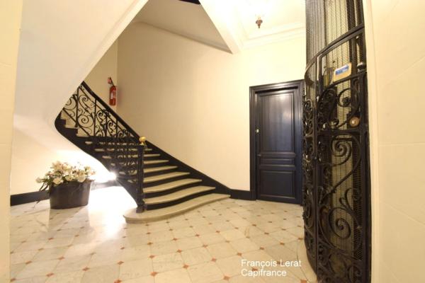 A vendre Appartement 5 pièces - LA MADELAINE - Quartier Botanique/Grand Boulevard - 140 m² - 3 chambres + 1 chambre de service - Ascenseur - Charme de l’ancien – 580 000 € honoraires d’agence inclus