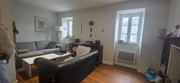 Appartement T3 50m², 2 chambres, rénovation de qualité à LARUNS (64)