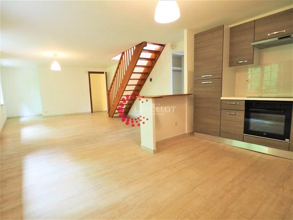 T3 de 98 m² utiles proche village