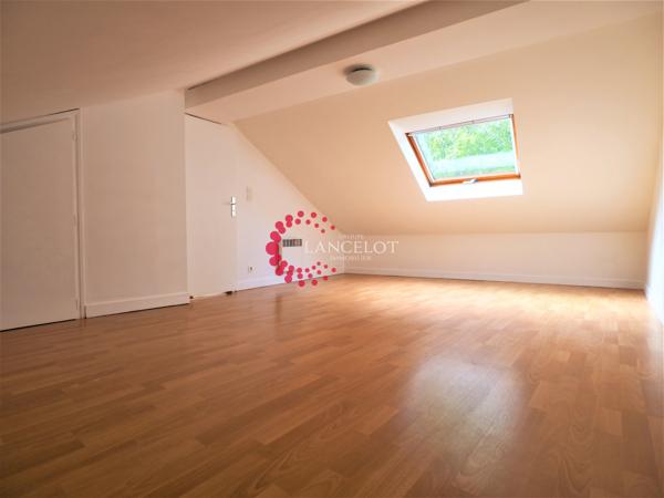 T3 de 98 m² utiles proche village