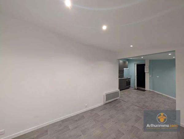 Location                                                      Appartement
                        
                     3 pièces                      54 m2                     à Margny-Lès-Compiègne