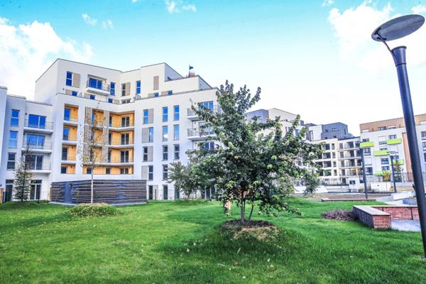 Limite Maisons Alfort ROOFTOP toit terrasse Appartement F3 de 66 m² avec 2 terrasses 32 et 18 m2 et parking sécurisé à Créteil, proche du RER D et du métro ligne 8