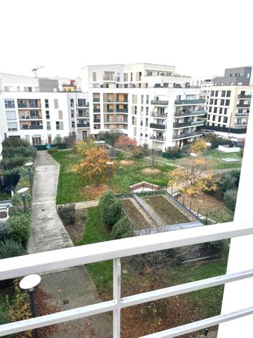 Limite Maisons Alfort ROOFTOP toit terrasse Appartement F3 de 66 m² avec 2 terrasses 32 et 18 m2 et parking sécurisé à Créteil, proche du RER D et du métro ligne 8