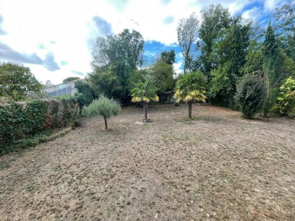 Maison sur terrain de 907m² quartier ST Cybard (16)