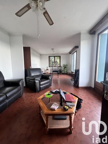 Maison traditionnelle 6 pièces de 208 m² à Vic-en-Bigorre (65500)