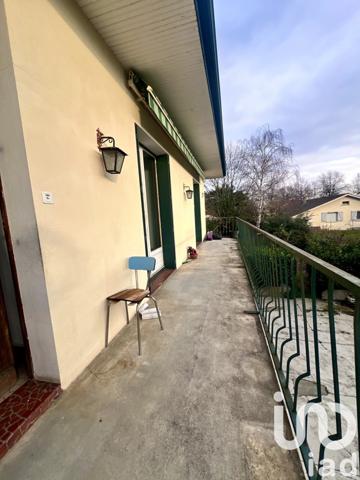 Maison traditionnelle 6 pièces de 208 m² à Vic-en-Bigorre (65500)