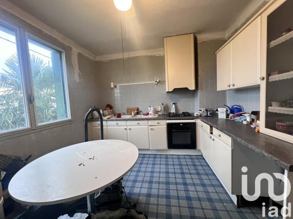 Maison traditionnelle 6 pièces de 208 m² à Vic-en-Bigorre (65500)