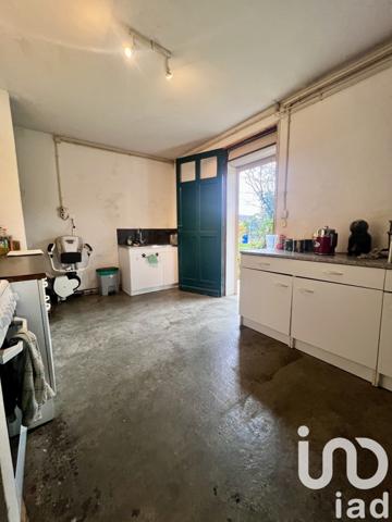 Maison traditionnelle 6 pièces de 208 m² à Vic-en-Bigorre (65500)