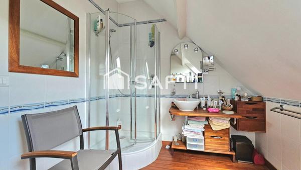 MAISON 8 pièces 5 chambres sur sous-sol total